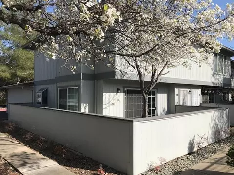 200 Ridgetop Dr #28, Redding, CA 96003