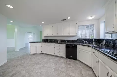 2129 Hope Ln, Redding, CA 96003 photo 9