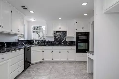 2129 Hope Ln, Redding, CA 96003 photo 8
