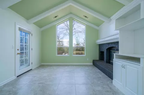 2129 Hope Ln, Redding, CA 96003 photo 5