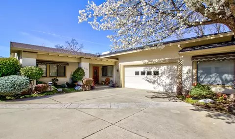 3928 Golf Dr, Redding, CA 96002