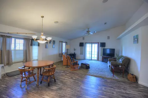 9657 Katrick Way, Redding, CA 96003 photo 4