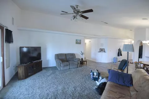 9657 Katrick Way, Redding, CA 96003 photo 6