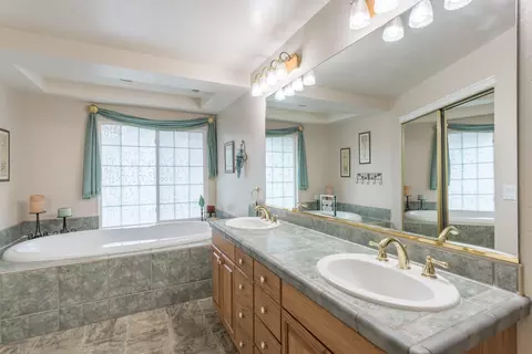 4908 Persistence Ln, Redding, CA 96002 photo 11