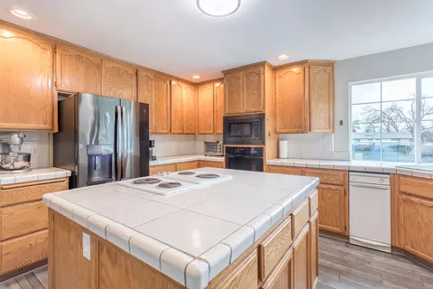 4908 Persistence Ln, Redding, CA 96002 photo 5