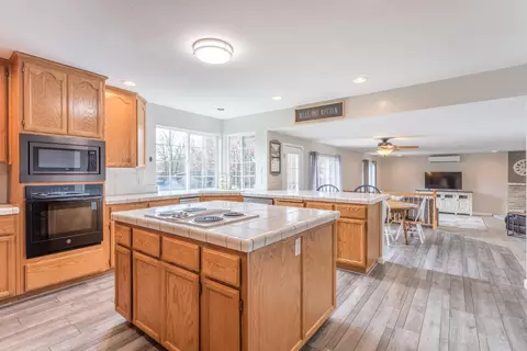 4908 Persistence Ln, Redding, CA 96002 photo 6