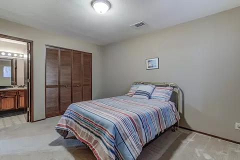 1879 Del Mar Ave, Redding, CA 96003 photo 16