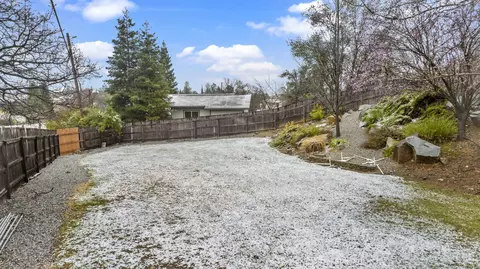 1675 Record Ln, Redding, CA 96001 photo 13