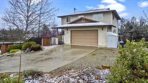 1675 Record Ln, Redding, CA 96001