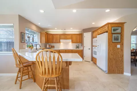 2524 Cumberland Dr, Redding, CA 96001 photo 23