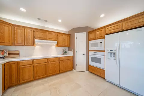 2524 Cumberland Dr, Redding, CA 96001 photo 21