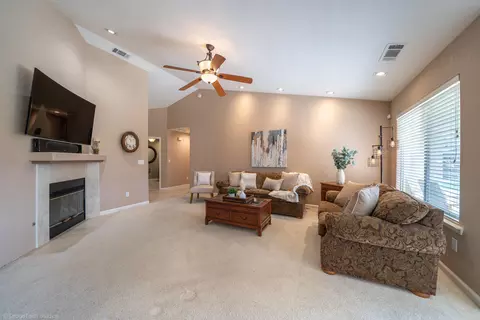 2524 Cumberland Dr, Redding, CA 96001 photo 13