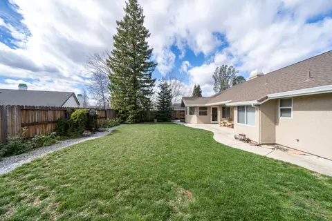 2524 Cumberland Dr, Redding, CA 96001 photo 47
