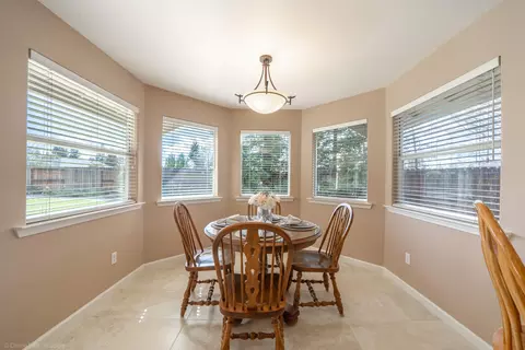 2524 Cumberland Dr, Redding, CA 96001 photo 17