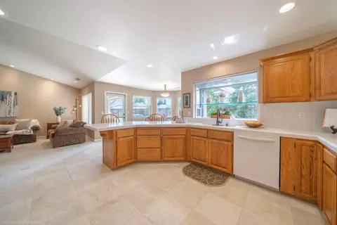 2524 Cumberland Dr, Redding, CA 96001 photo 20