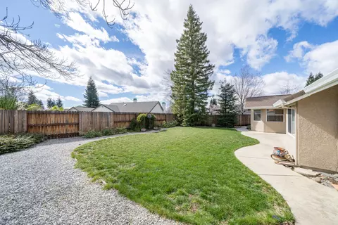 2524 Cumberland Dr, Redding, CA 96001 photo 46