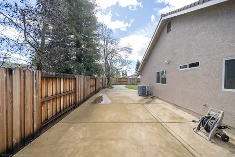 2524 Cumberland Dr, Redding, CA 96001 photo 53