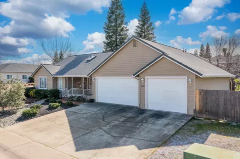 494 Reddington Dr, Redding, CA 96003 photo 2