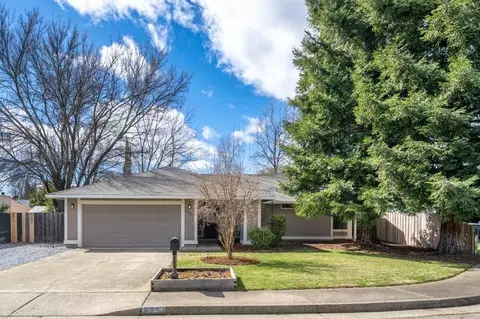 2933 Cleo Ct, Redding, CA 96001 photo 1