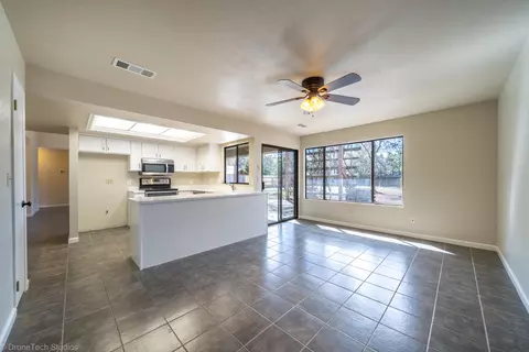 2933 Cleo Ct, Redding, CA 96001 photo 5