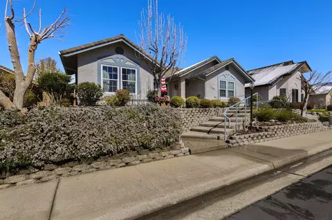1746 Vineyard Trl, Redding, CA 96003 photo 4