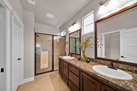 615 Rogue River Way, Redding, CA 96003 photo 10