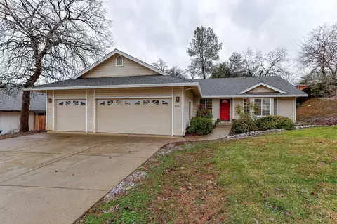 4561 Moyvane Dr, Redding, CA 96001 photo 2