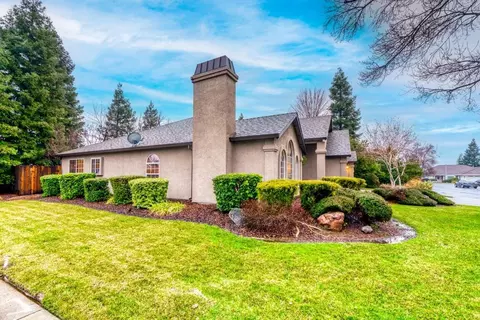 2209 Allegheny Ct, Redding, CA 96001 photo 3