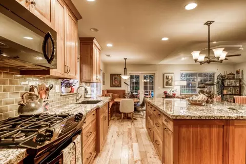 2209 Allegheny Ct, Redding, CA 96001 photo 11