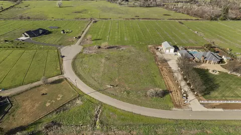 19570 Dairyland Dr, Redding, CA 96002