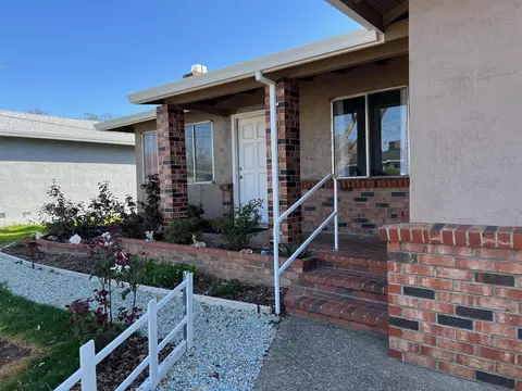 2823 Regal Ave, Redding, CA 96002