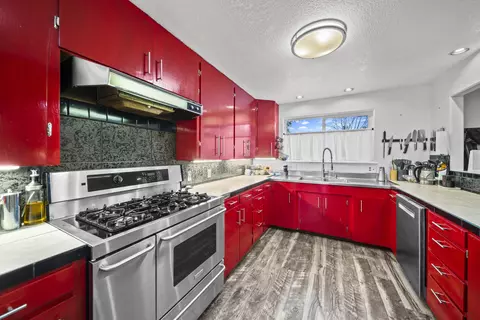 2650 Irwin Rd, Redding, CA 96002 photo 4