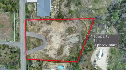 10117 Sandy Ln, Redding, CA 96001