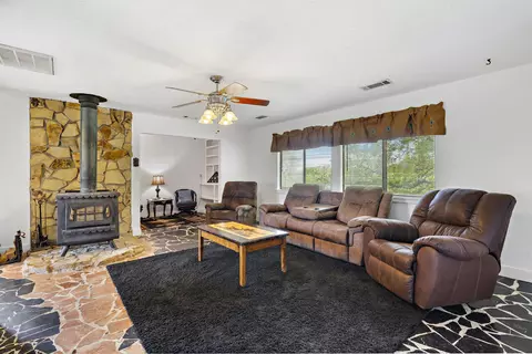 14580 Crescent Dr, Red Bluff, CA 96080 photo 5