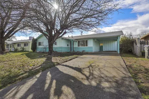1562 Hemlock Ave, Anderson, CA 96007 photo 1