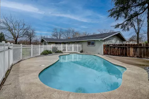 6000 Bourbon Ln, Anderson, CA 96007 photo 3