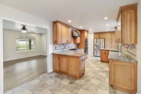 6000 Bourbon Ln, Anderson, CA 96007 photo 11