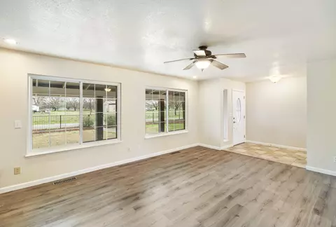 6000 Bourbon Ln, Anderson, CA 96007 photo 8