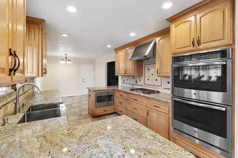 6000 Bourbon Ln, Anderson, CA 96007 photo 9