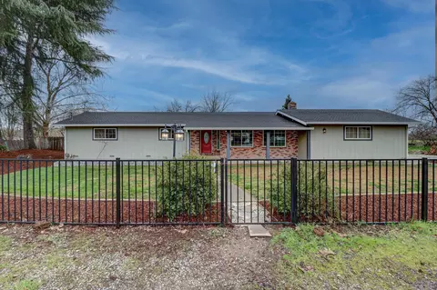 6000 Bourbon Ln, Anderson, CA 96007 photo 2