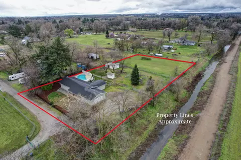 6000 Bourbon Ln, Anderson, CA 96007