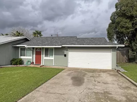 1999 Spruce Cir, Anderson, CA 96007