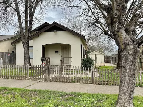 1446 2nd St, Red Bluff, CA 96080