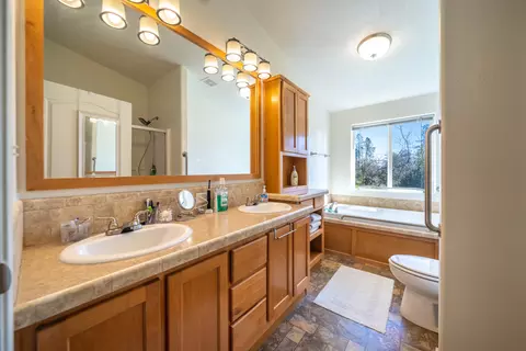 9021 Chaparral Dr, Redding, CA 96001 photo 13