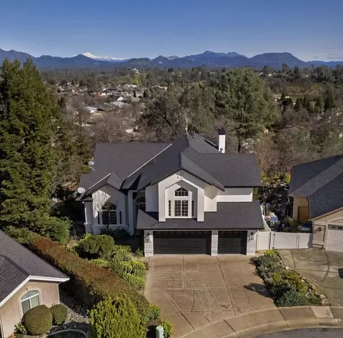 1072 Spring Ridge Dr, Redding, CA 96003