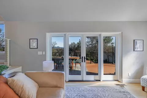Entry Way - 1072 Spring Ridge Dr, Redding, CA 96003 photo 4 of 5