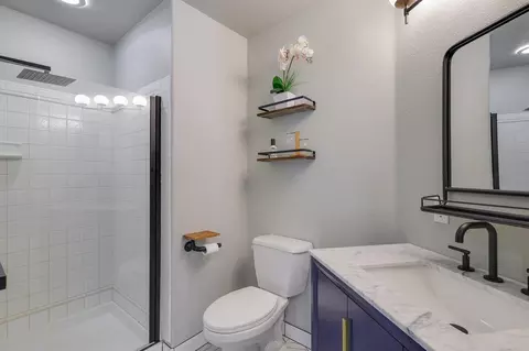 Bath - 1072 Spring Ridge Dr, Redding, CA 96003 photo 7 of 8