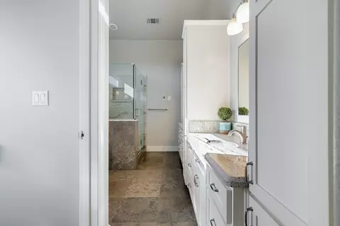 Bath - 1072 Spring Ridge Dr, Redding, CA 96003 photo 1 of 8
