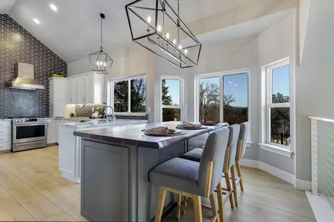 Kitchen - 1072 Spring Ridge Dr, Redding, CA 96003 photo 4 of 5