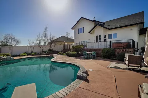 Exterior - 1072 Spring Ridge Dr, Redding, CA 96003 photo 10 of 10